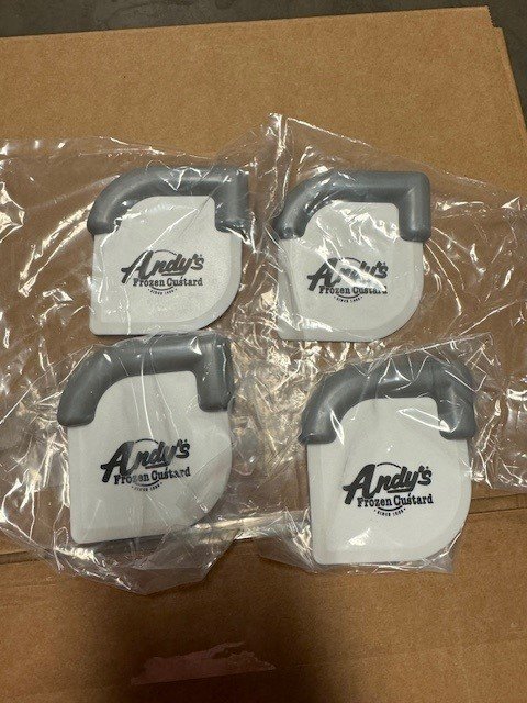 Scrapers to apply window clings (4)