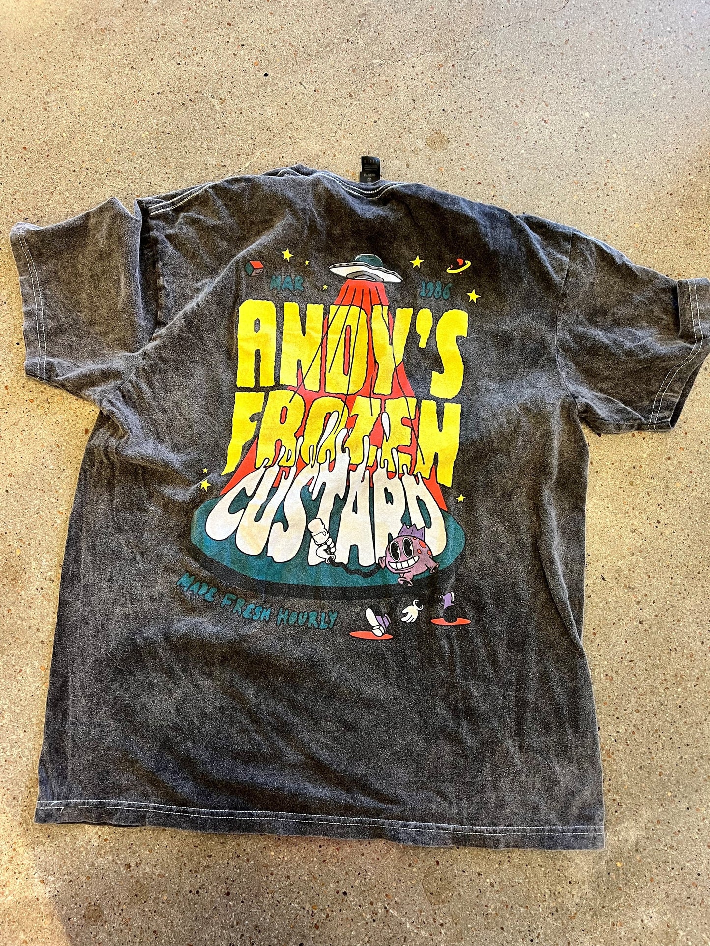 Summer T shirt - mineral wash (sizes run small)