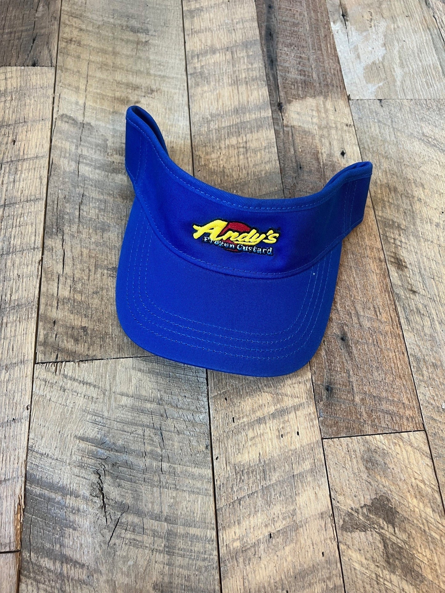 Andys visor-store uniform